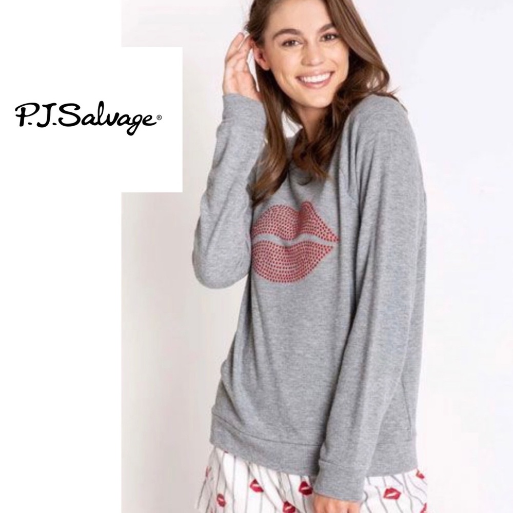 PJ SALVAGE Red Lips Long Sleeve Top Heather Grey Size Medium